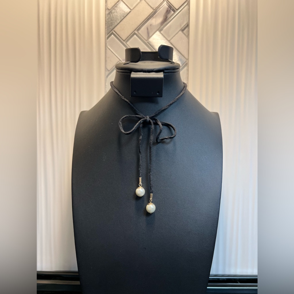 Black Sued Faux Pearl Choker